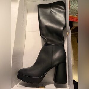Nine West Black Women's Platform Boots size 11
NIB